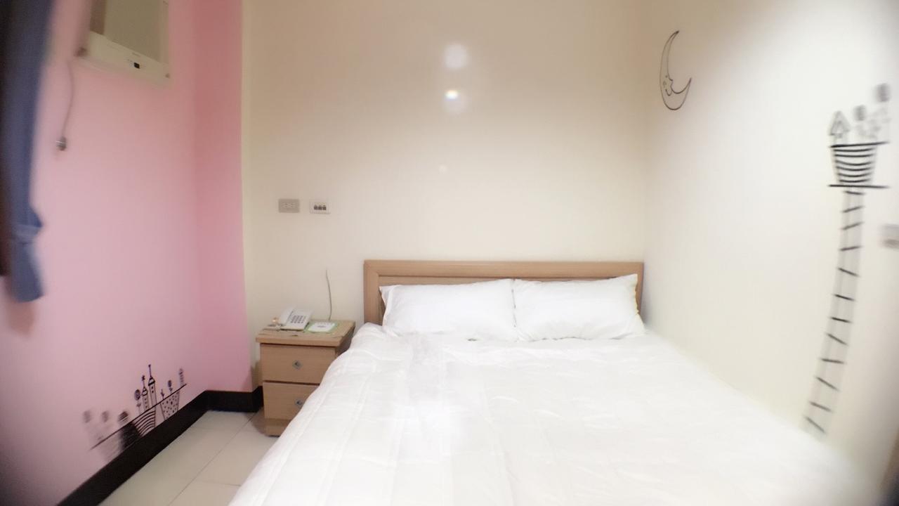 Hfun Hotel Kaohsiung Exterior photo